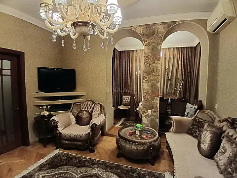 Satılır 3 otaqlı mənzil 102 m²