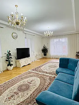 Satılır 4 otaqlı həyət evi 147 m²