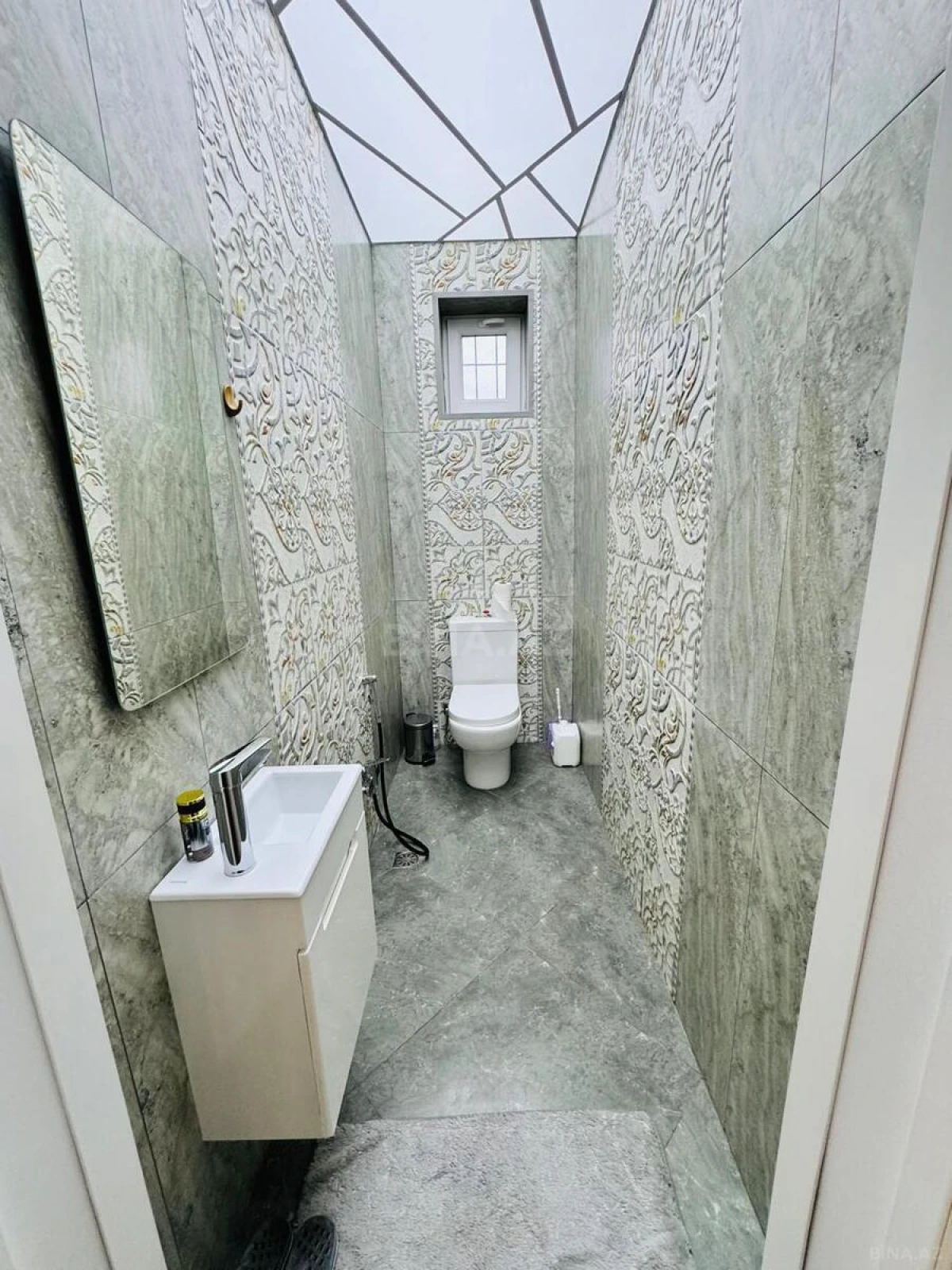 Satılır 4 otaqlı həyət evi 147 m²