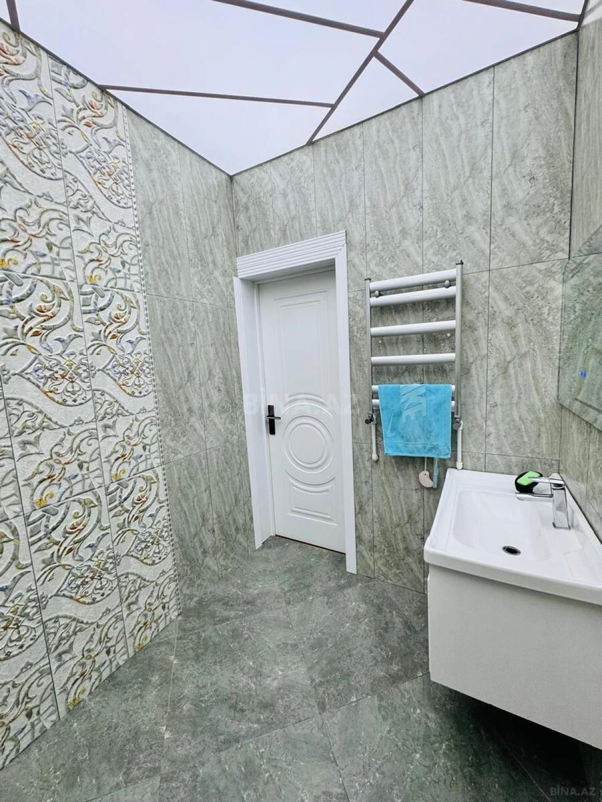 Satılır 4 otaqlı həyət evi 147 m²