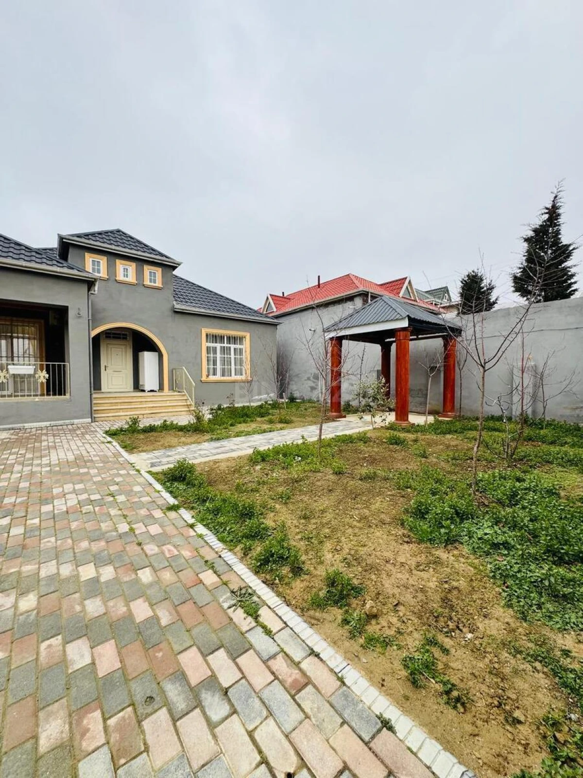 Satılır 4 otaqlı həyət evi 147 m²