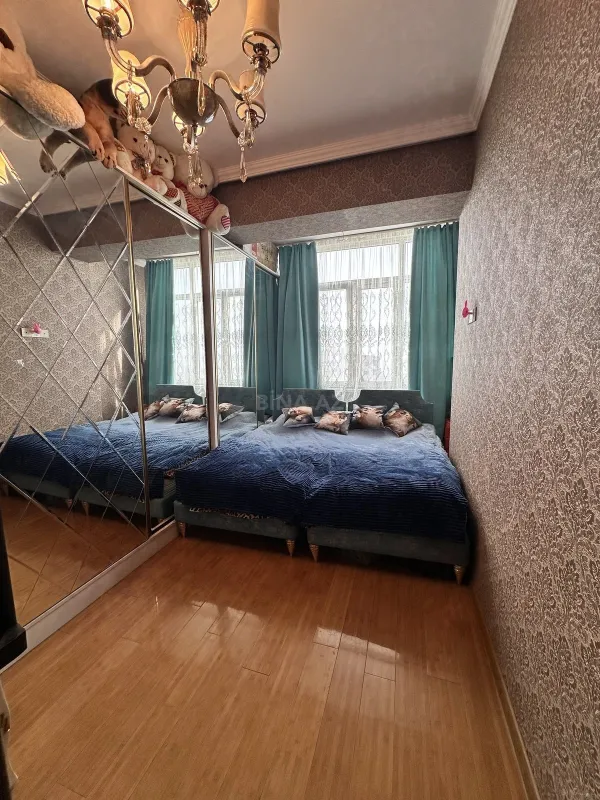 Satılır 2 otaqlı mənzil 70 m²