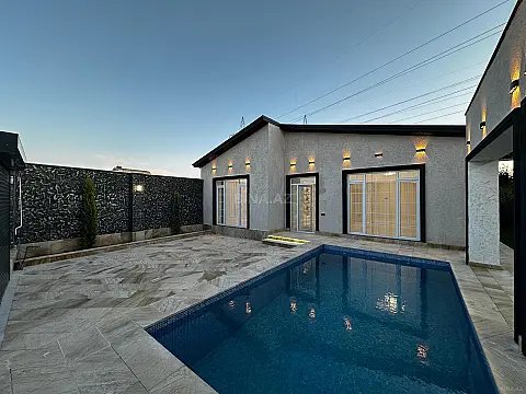 Satılır 4 otaqlı həyət evi 160 m²