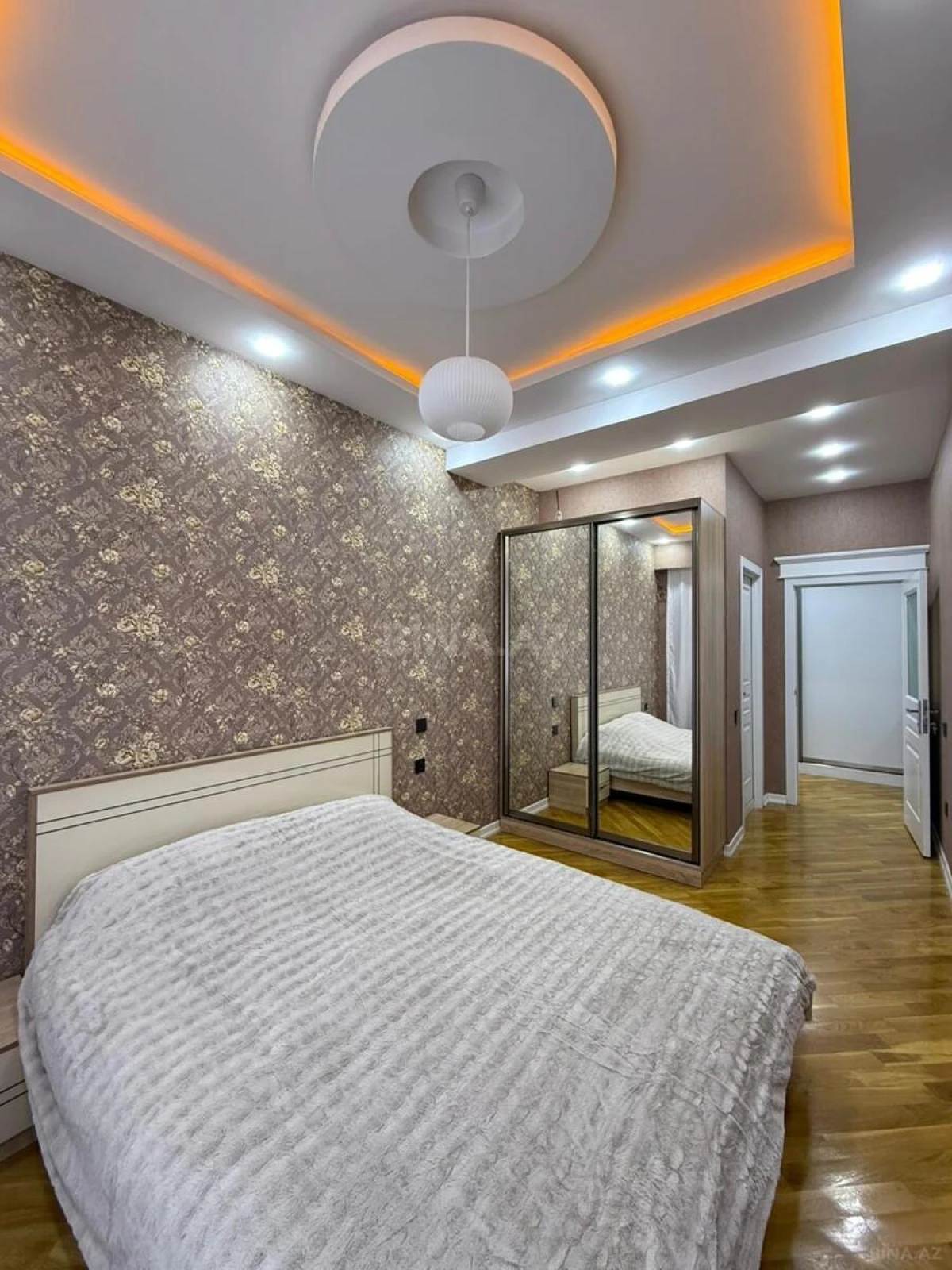 Satılır 2 otaqlı mənzil 55 m²