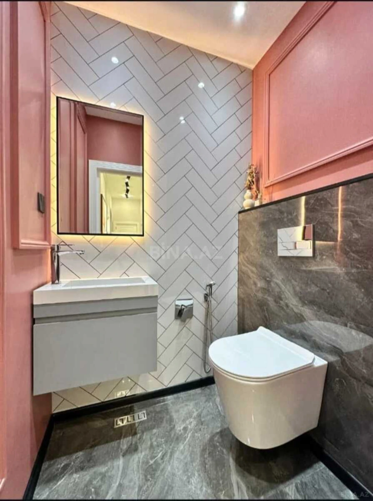 Satılır 2 otaqlı mənzil 75 m²