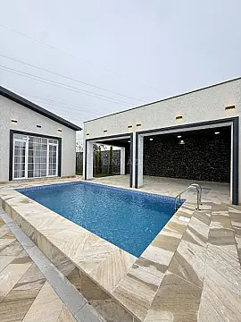 Satılır 4 otaqlı həyət evi 160 m²