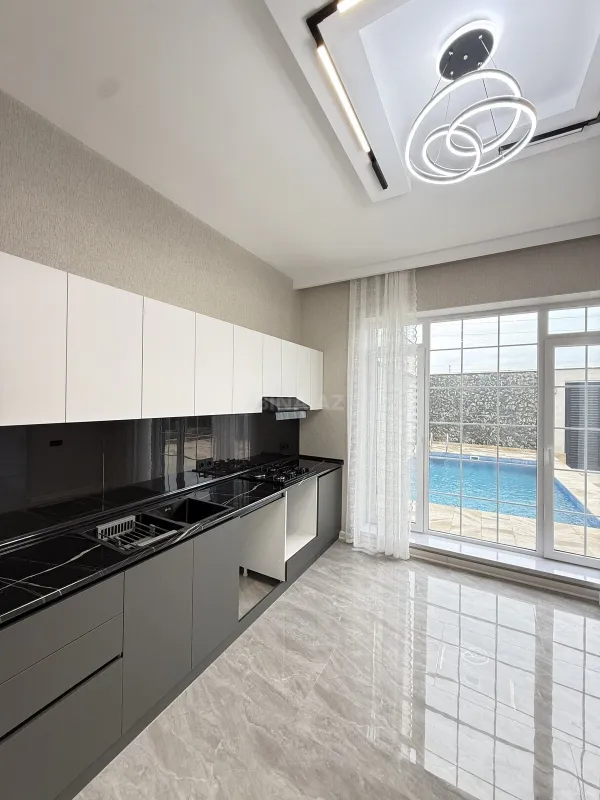 Satılır 4 otaqlı həyət evi 160 m²