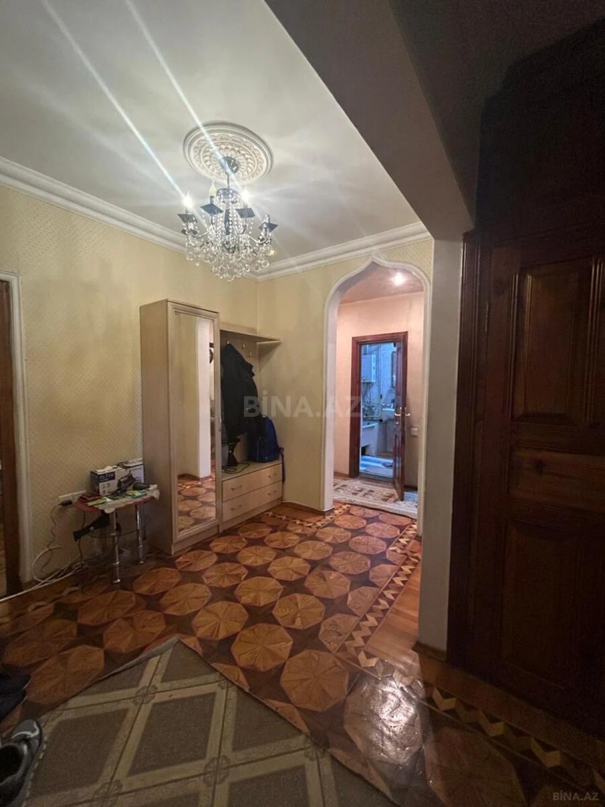 Satılır 4 otaqlı mənzil 100 m²