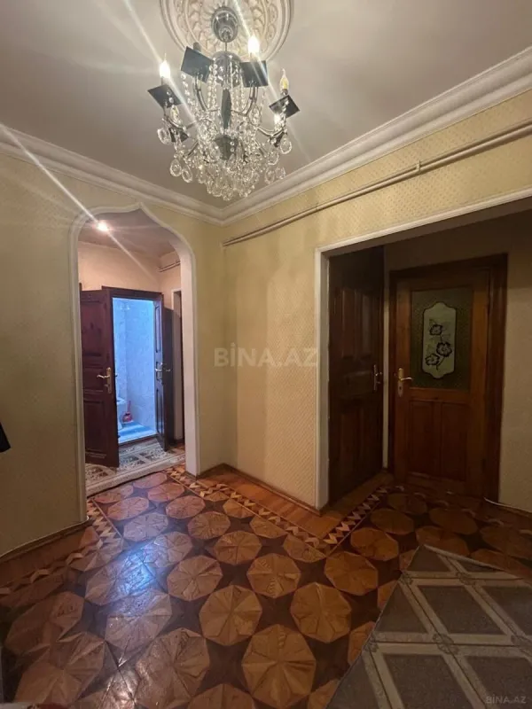 Satılır 4 otaqlı mənzil 100 m²