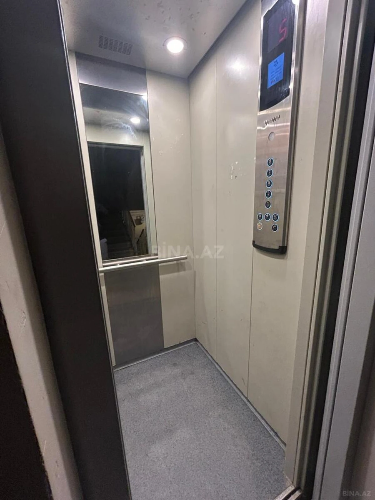 Satılır 4 otaqlı mənzil 100 m²