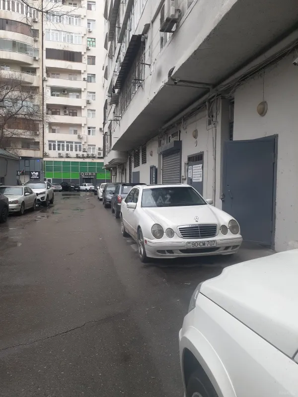 Satılır obyekt 167 m²