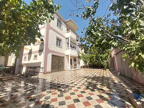 Satılır 7 otaqlı həyət evi 600 m²