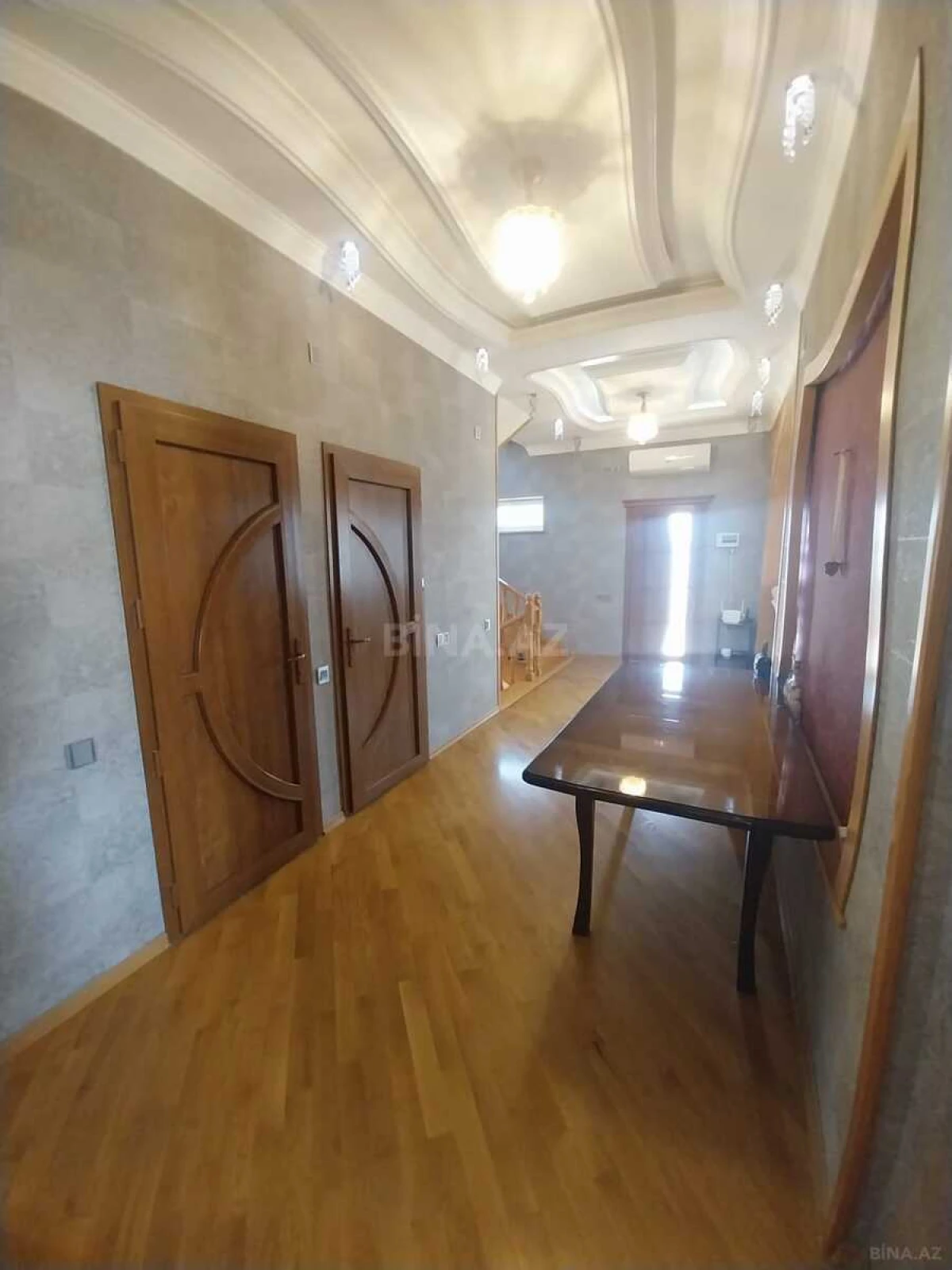 Satılır 7 otaqlı həyət evi 600 m²