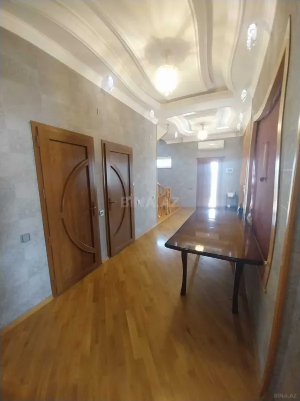 Satılır 7 otaqlı həyət evi 600 m²
