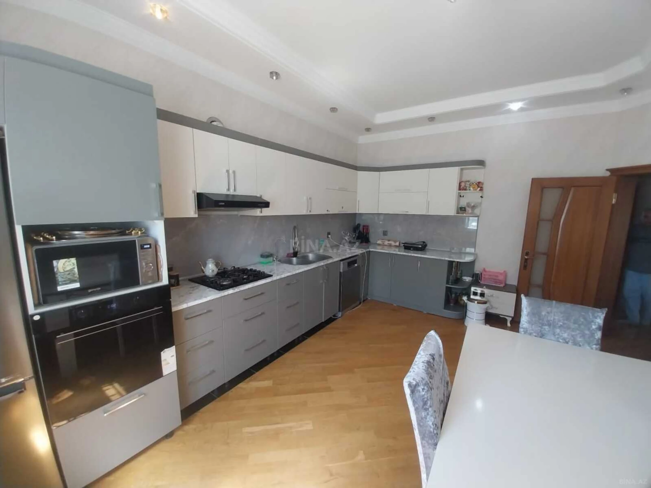 Satılır 7 otaqlı həyət evi 600 m²