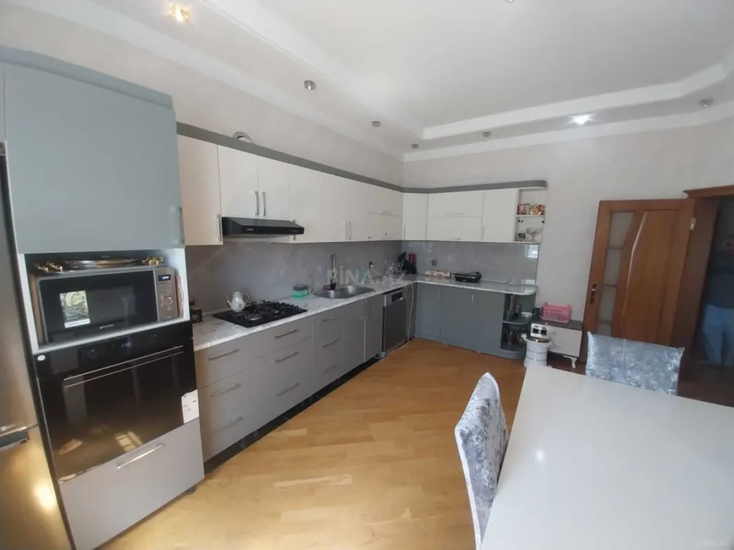 Satılır 7 otaqlı həyət evi 600 m²