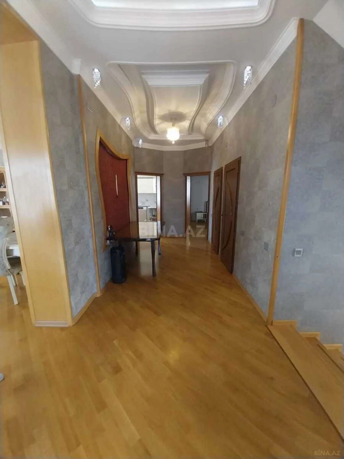 Satılır 7 otaqlı həyət evi 600 m²
