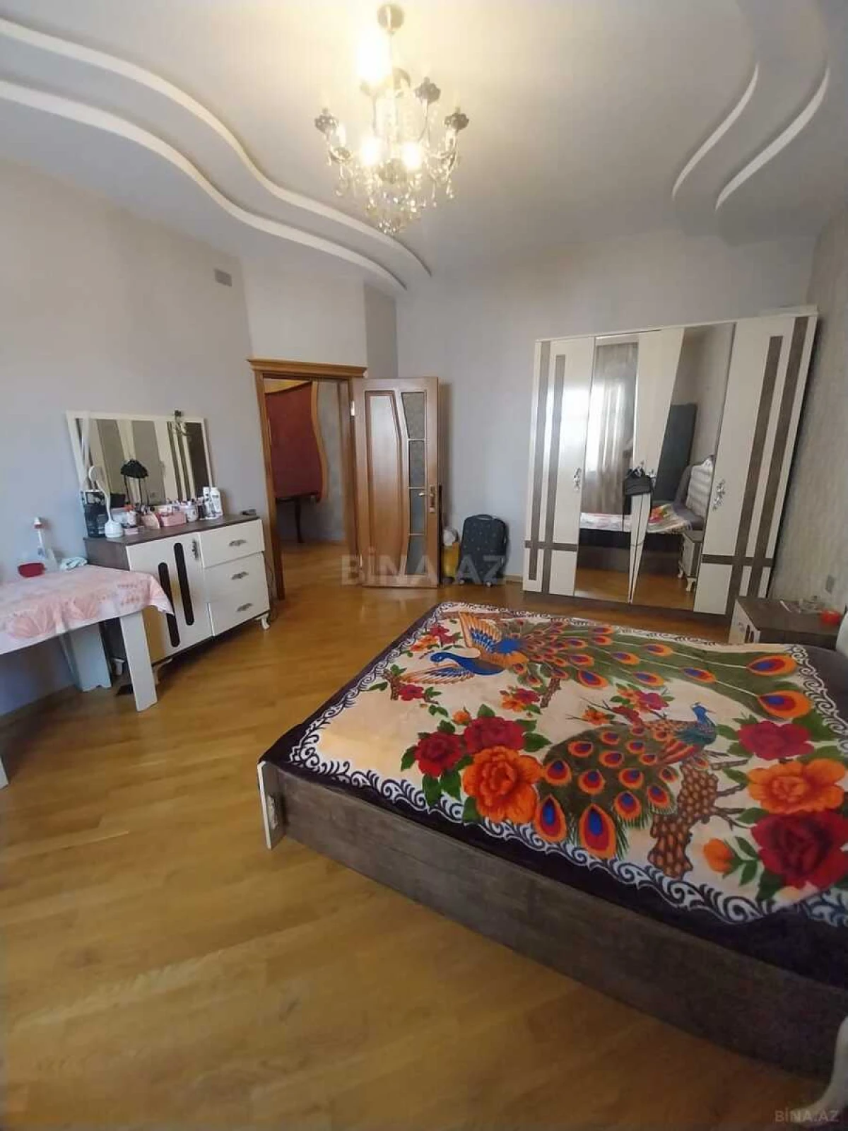 Satılır 7 otaqlı həyət evi 600 m²