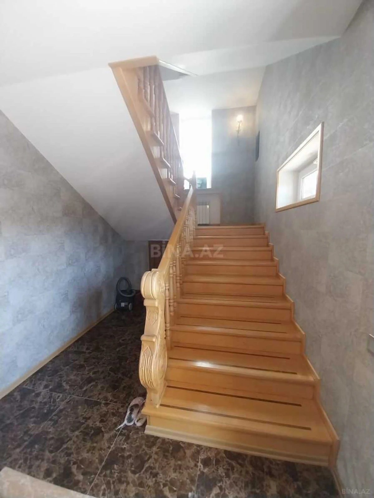 Satılır 7 otaqlı həyət evi 600 m²