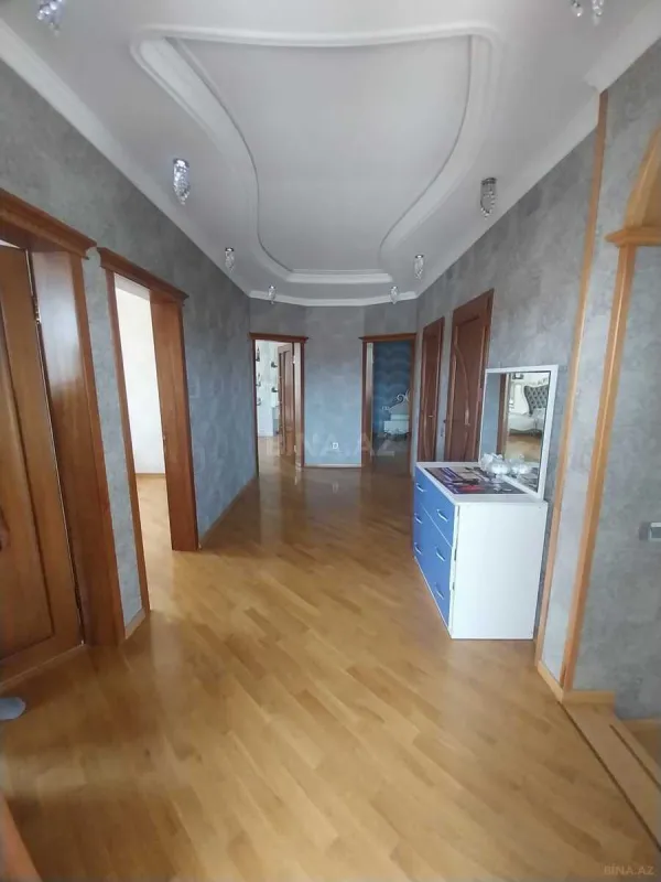 Satılır 7 otaqlı həyət evi 600 m²