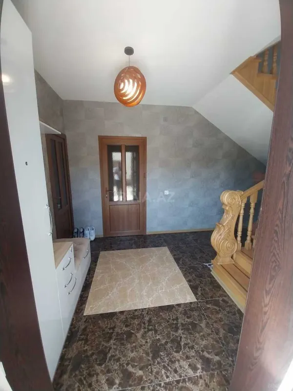 Satılır 7 otaqlı həyət evi 600 m²