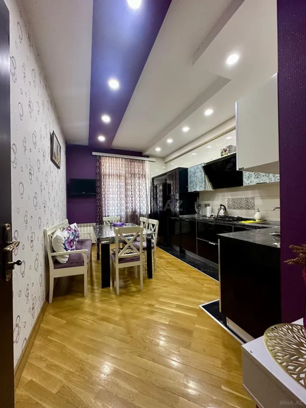Satılır 4 otaqlı mənzil 160 m²