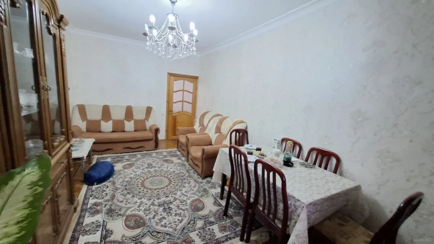 Satılır 4 otaqlı mənzil 100 m²
