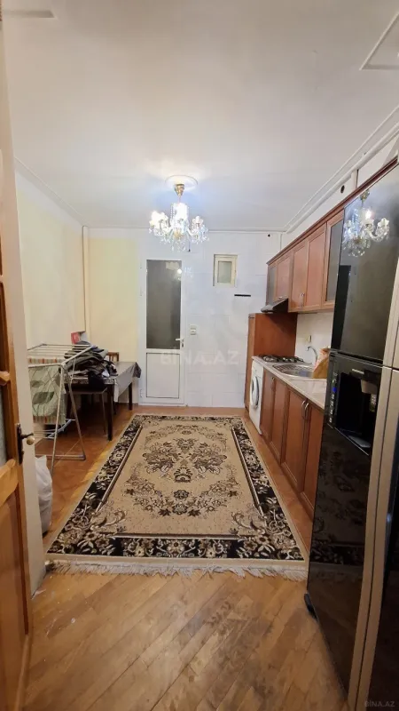 Satılır 4 otaqlı mənzil 100 m²
