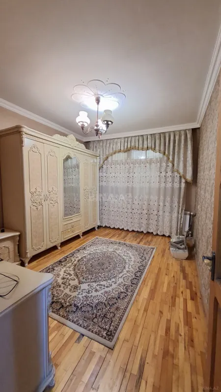 Satılır 4 otaqlı mənzil 100 m²