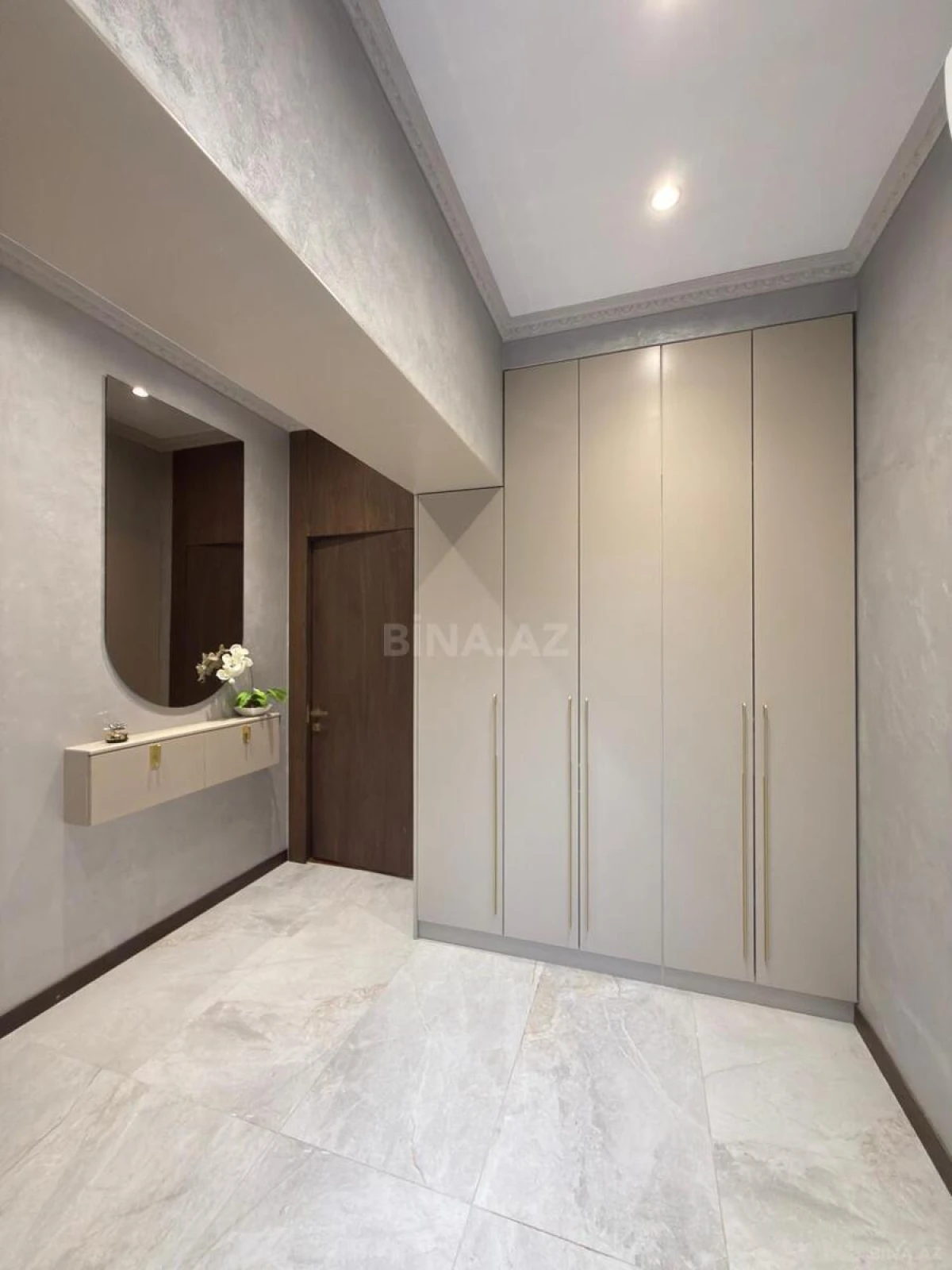 Satılır 3 otaqlı mənzil 91 m²
