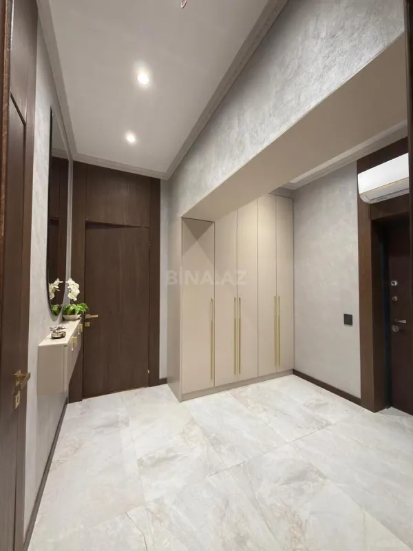 Satılır 3 otaqlı mənzil 91 m²