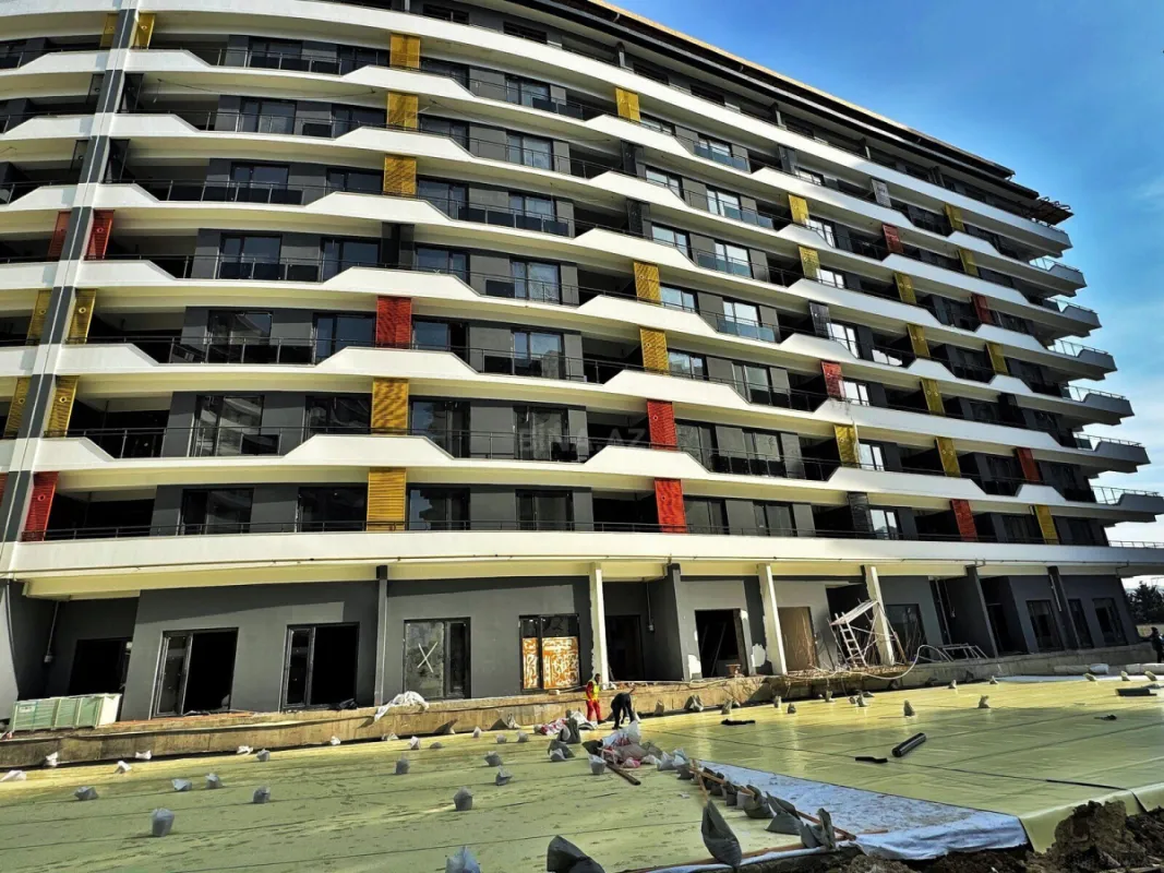 Satılır 3 otaqlı mənzil 146.7 m²