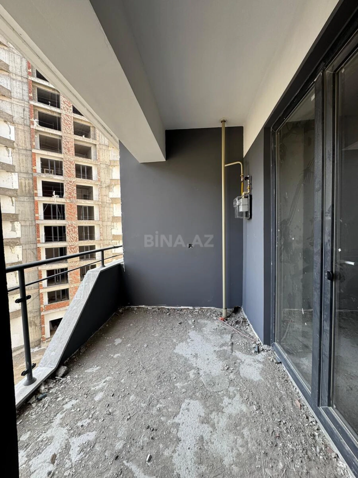 Satılır 3 otaqlı mənzil 146.7 m²