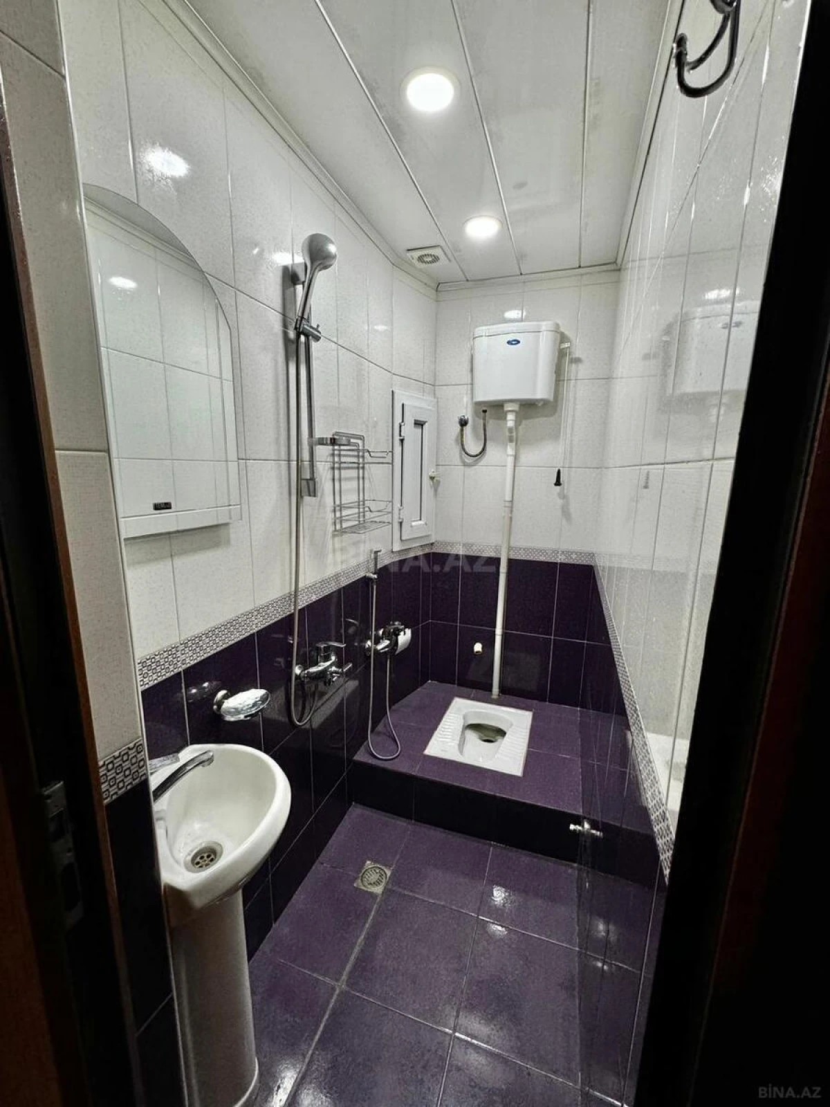 Satılır 4 otaqlı mənzil 135 m²