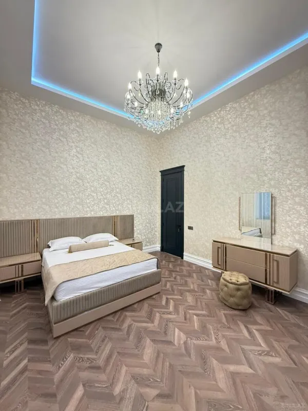 Satılır 5 otaqlı həyət evi 280 m²