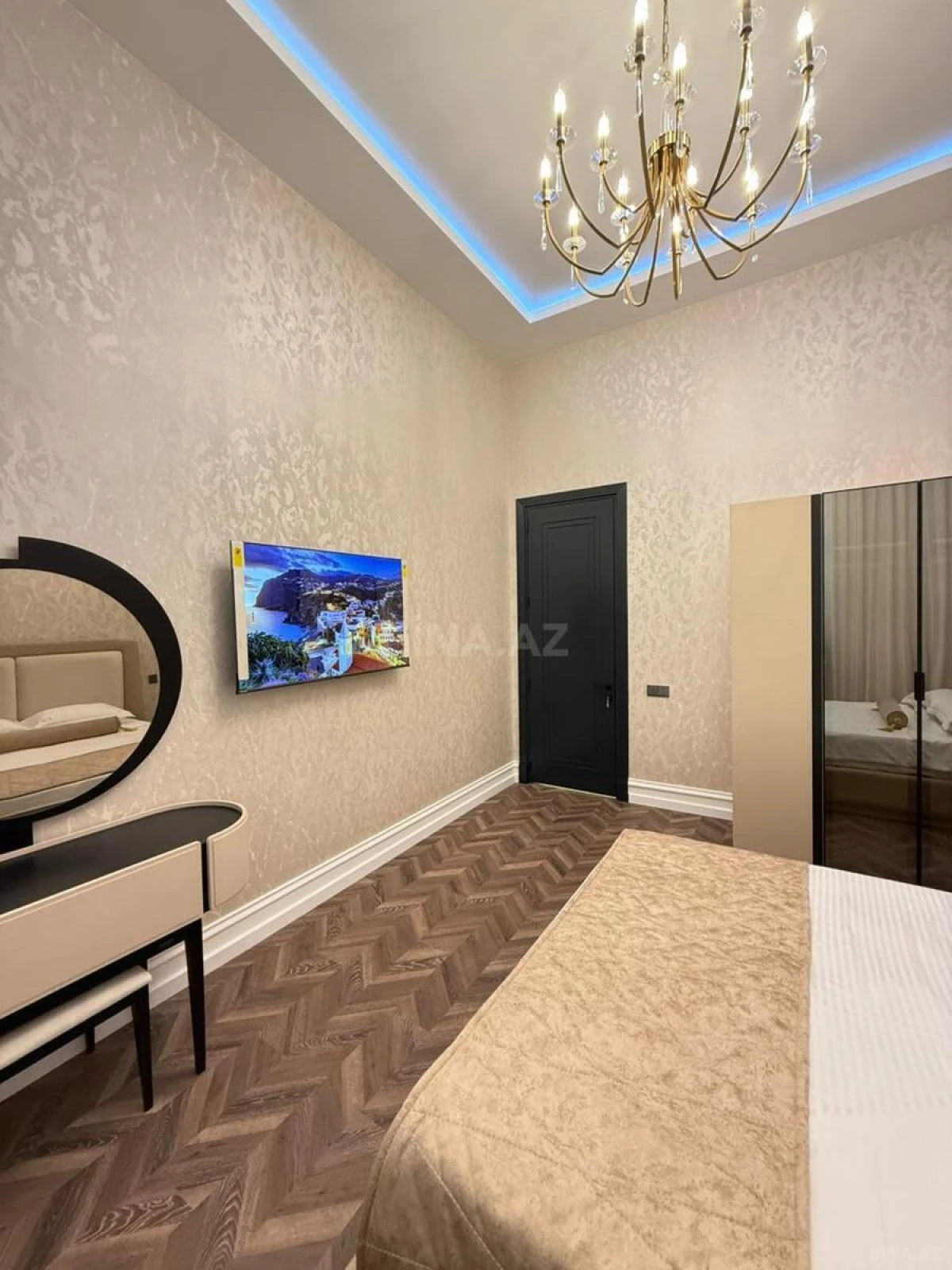 Satılır 5 otaqlı həyət evi 280 m²