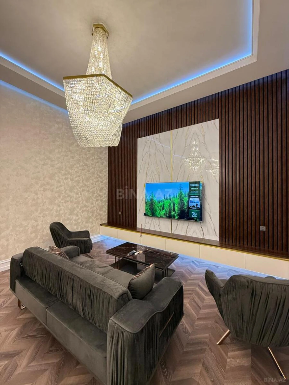 Satılır 5 otaqlı həyət evi 280 m²