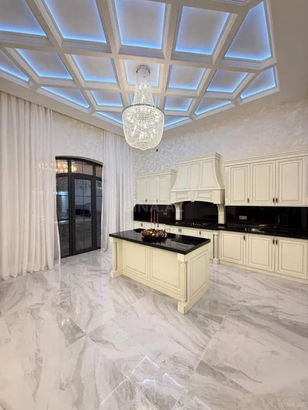 Satılır 5 otaqlı həyət evi 280 m²