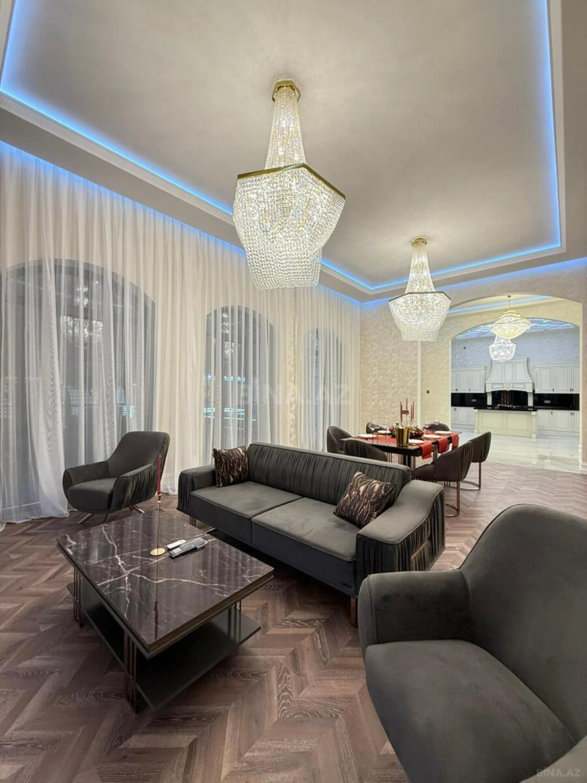 Satılır 5 otaqlı həyət evi 280 m²