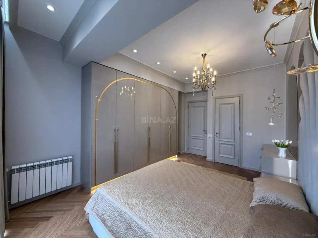Satılır 3 otaqlı mənzil 128.5 m²