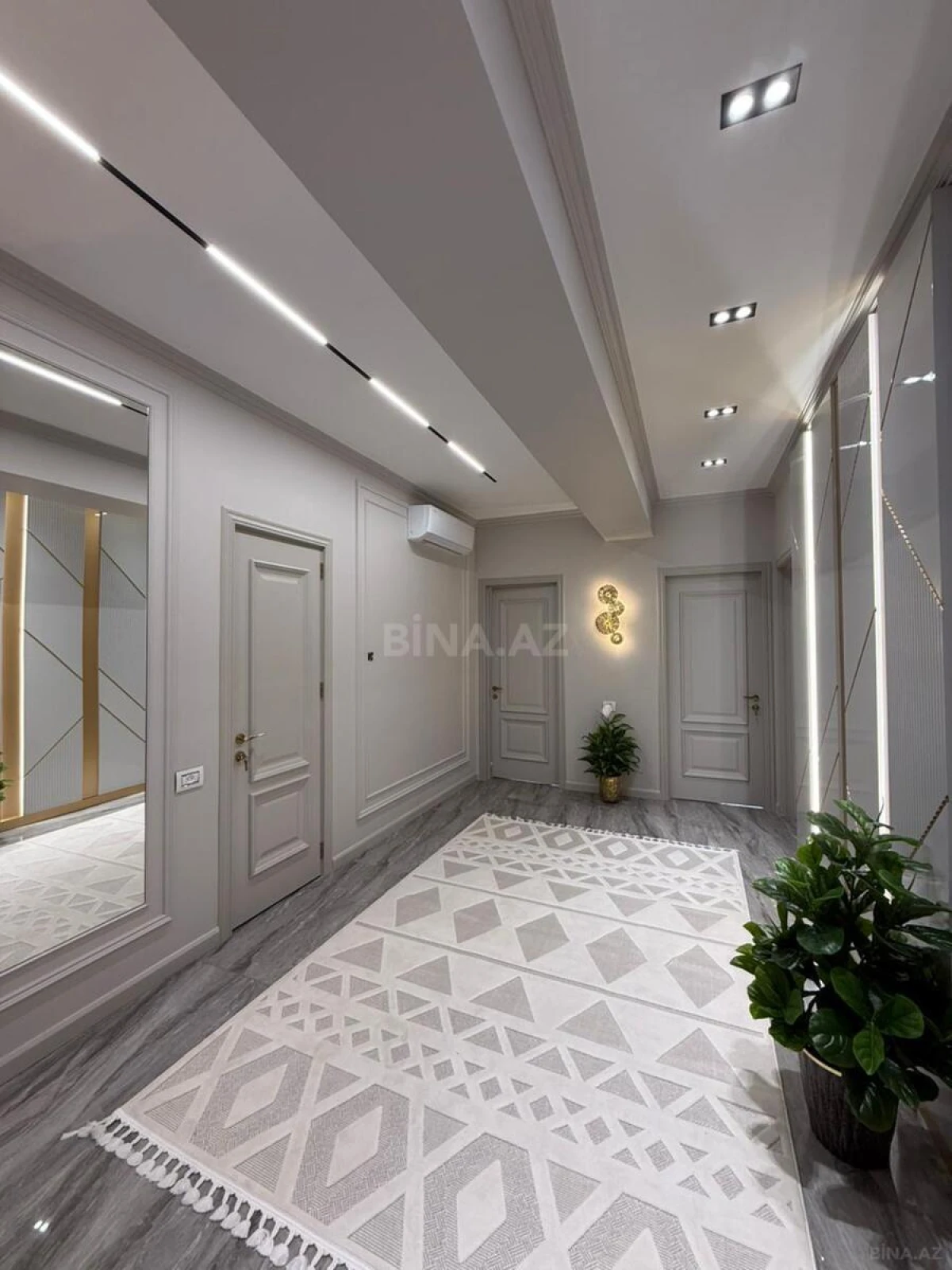 Satılır 3 otaqlı mənzil 128.5 m²