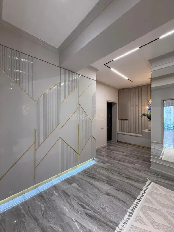 Satılır 3 otaqlı mənzil 128.5 m²