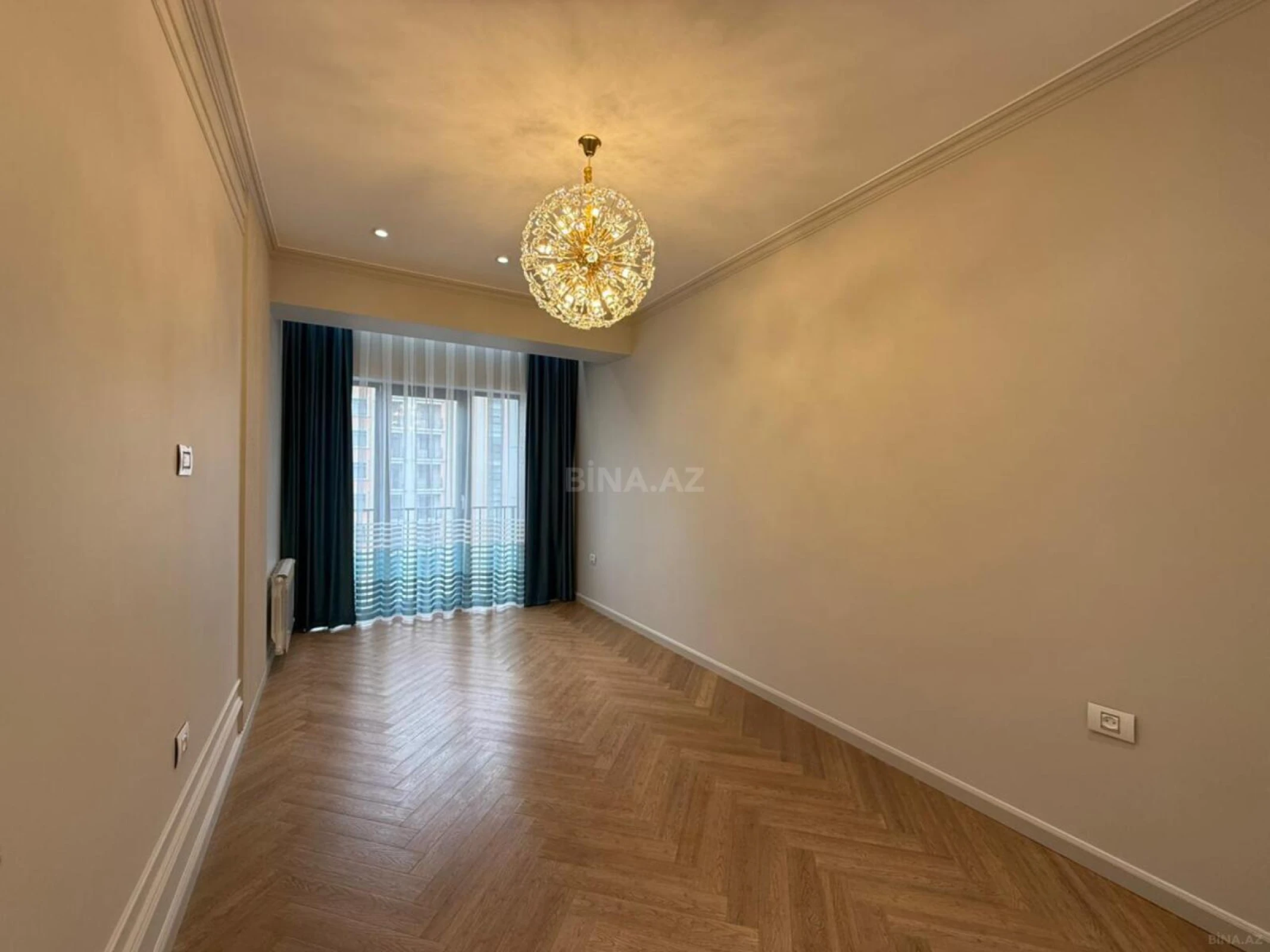 Satılır 3 otaqlı mənzil 128.5 m²