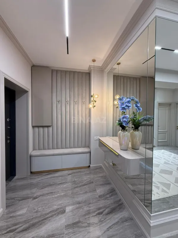 Satılır 3 otaqlı mənzil 128.5 m²