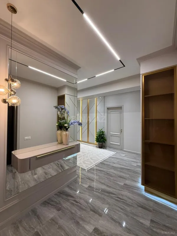 Satılır 3 otaqlı mənzil 128.5 m²