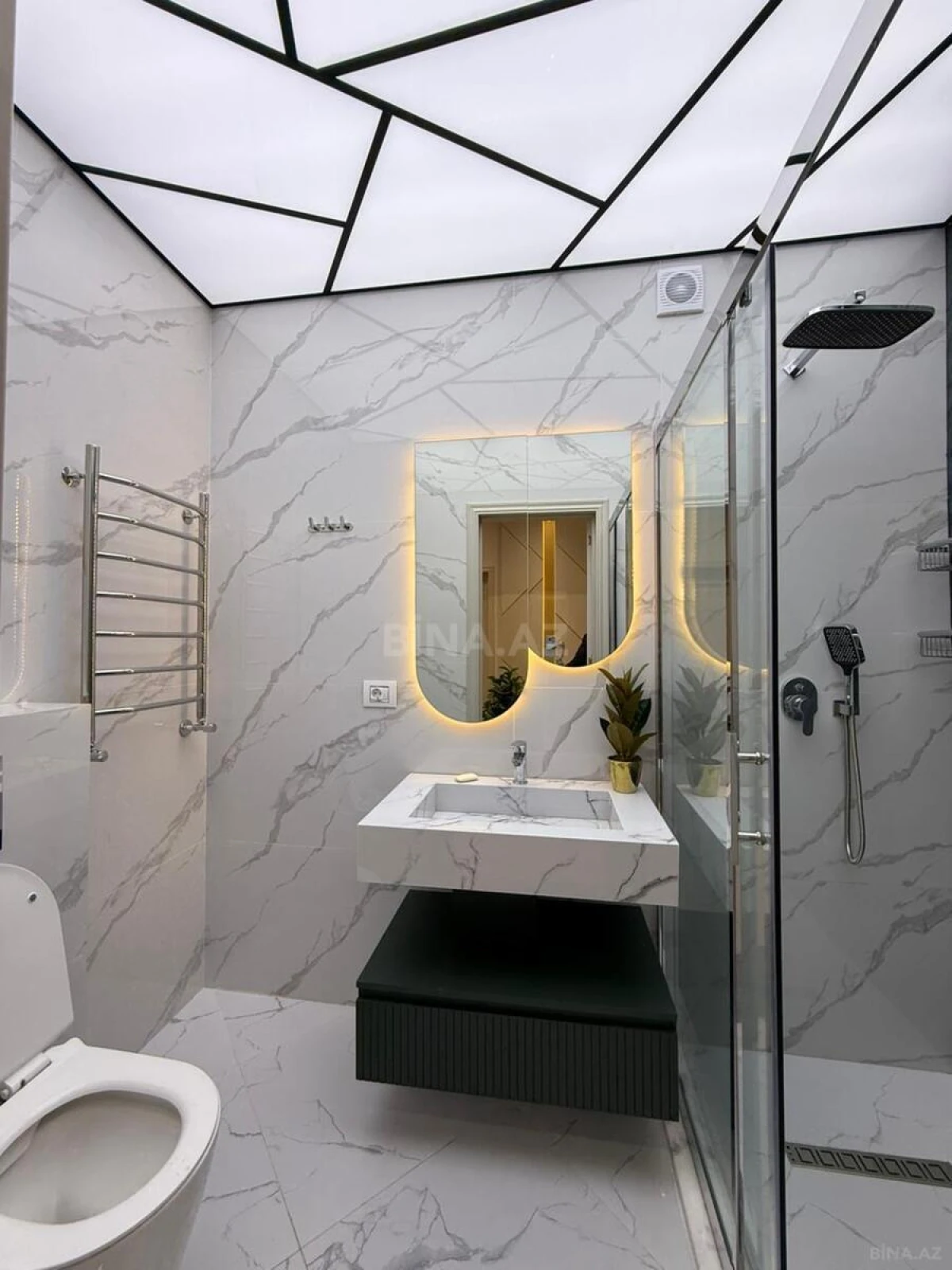 Satılır 3 otaqlı mənzil 128.5 m²