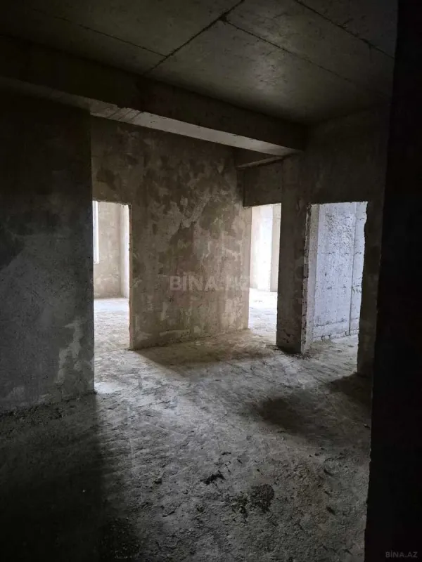 Satılır 4 otaqlı mənzil 135 m²