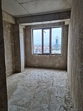 Satılır 4 otaqlı mənzil 135 m²