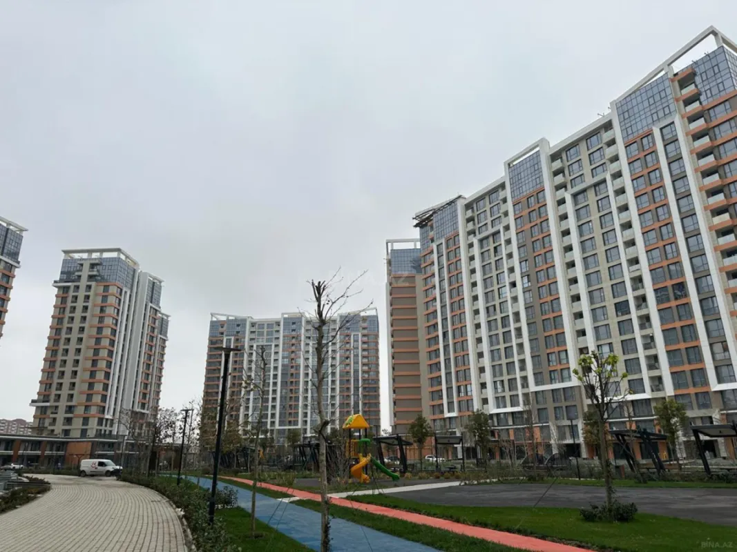 Satılır 3 otaqlı mənzil 106 m²