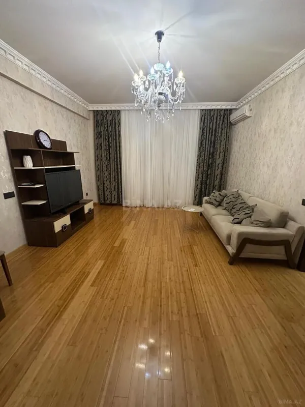 Kirayə verilir 2 otaqlı mənzil 70 m²